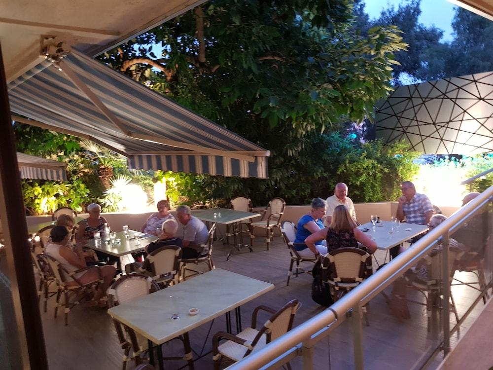 فندق Castel Vecchio أجاكسيو المظهر الخارجي الصورة